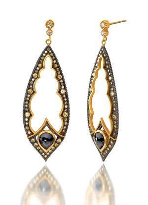 meus_BlkDiamChandeliers-2