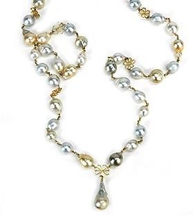 Vibes Pearl Necklace