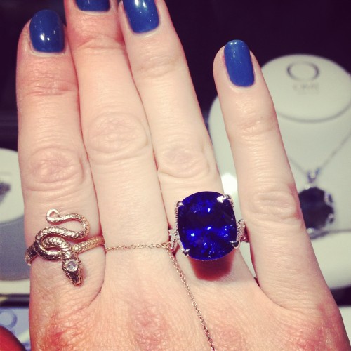 Tucson_sapphire_photo Omi Prive Sapphire Ring